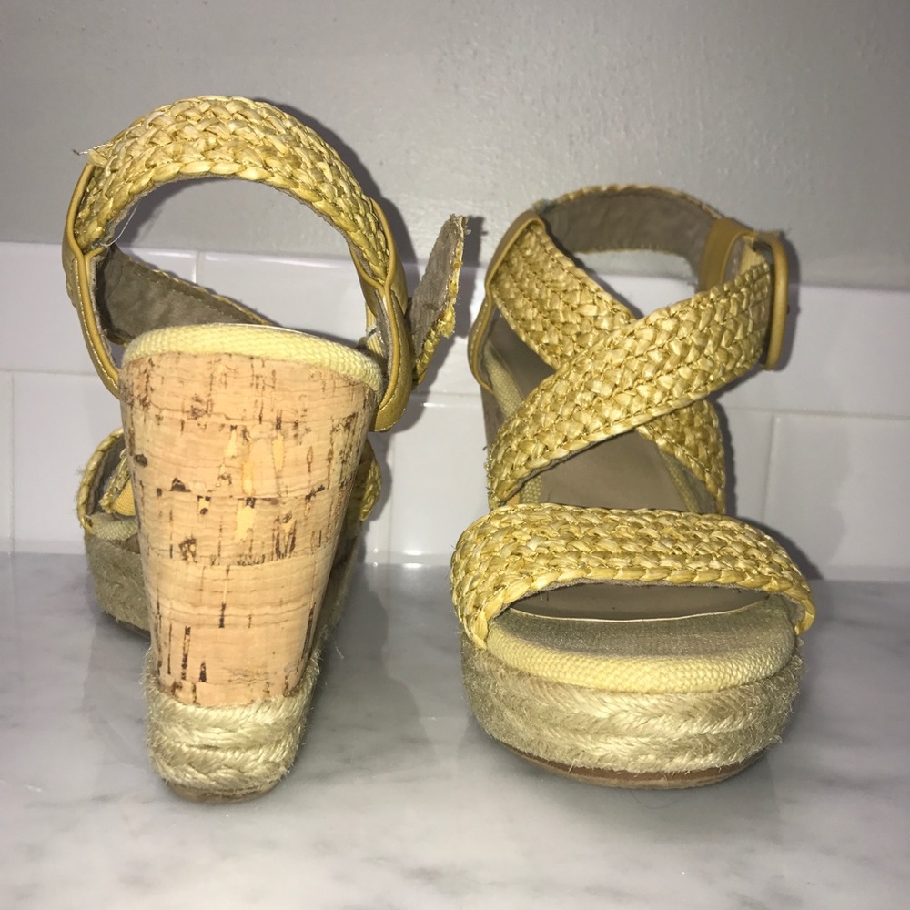 BARE TRAPS HEEL SANDAL